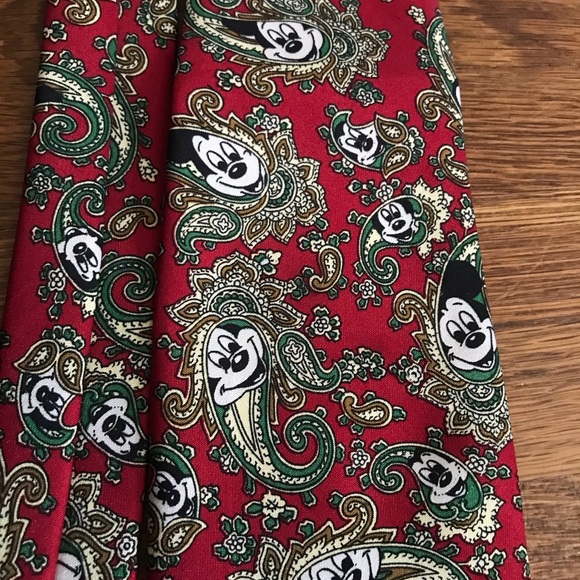 Mickey Mouse Man Road neck tie burgundy paisley - Picture 2 of 5